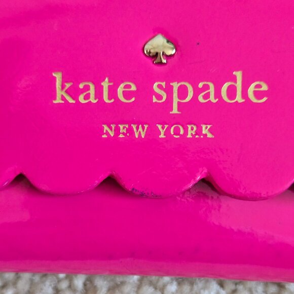 Kate spade scalloped keychain wallet/ card case - Picture 5 of 16